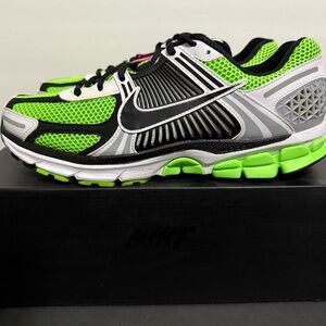 Nike Zoom Vomero 5 Electric Green